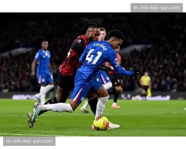 切尔西中场拦截乏力问题凸显 新阵型磨合不足导致对手轻松过半场